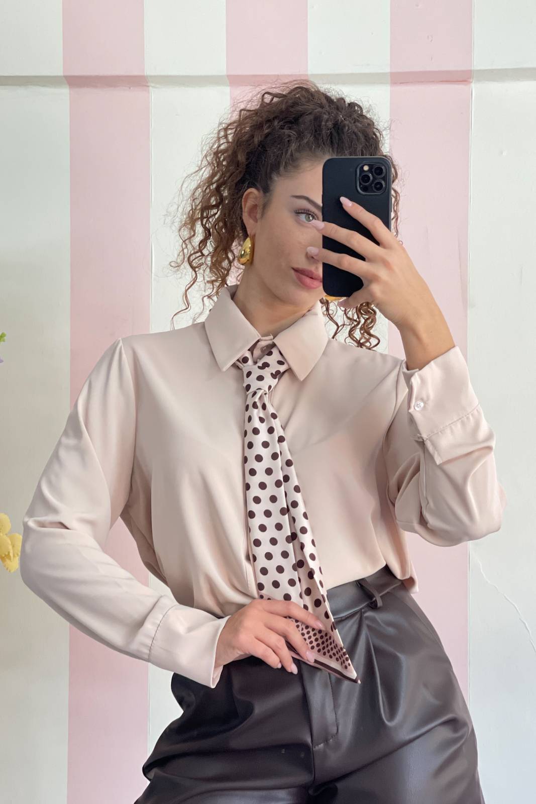 STORIA CAMICIA CON CRAVATTA