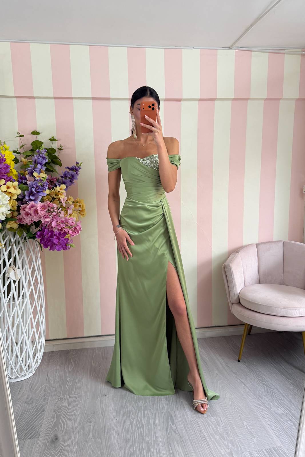 STORIA ABITO LUCREZIA