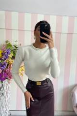 STORIA MAGLIA CON GIROCOLLO IN PERLE