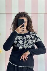STORIA MAGLIA CON RICAMI IN PAILLETTES