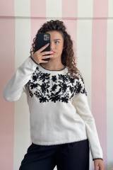 STORIA MAGLIA CON RICAMI IN PAILLETTES