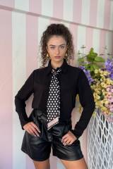 STORIA CAMICIA CON CRAVATTA