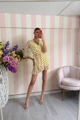 STORIA ABITO POIS-HELENA