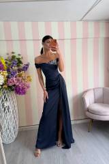 STORIA ABITO LUCREZIA