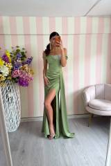 STORIA ABITO LUCREZIA